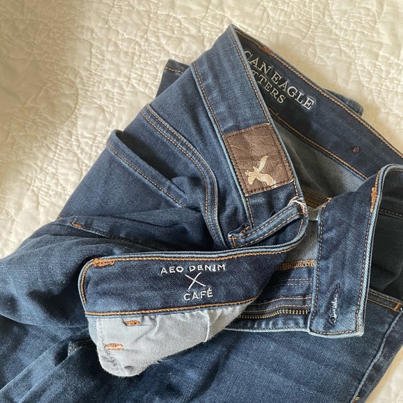 American Eagle Hi-Rise Dark Wash Jegging Jeans - Size 14 - Picture 6 of 6